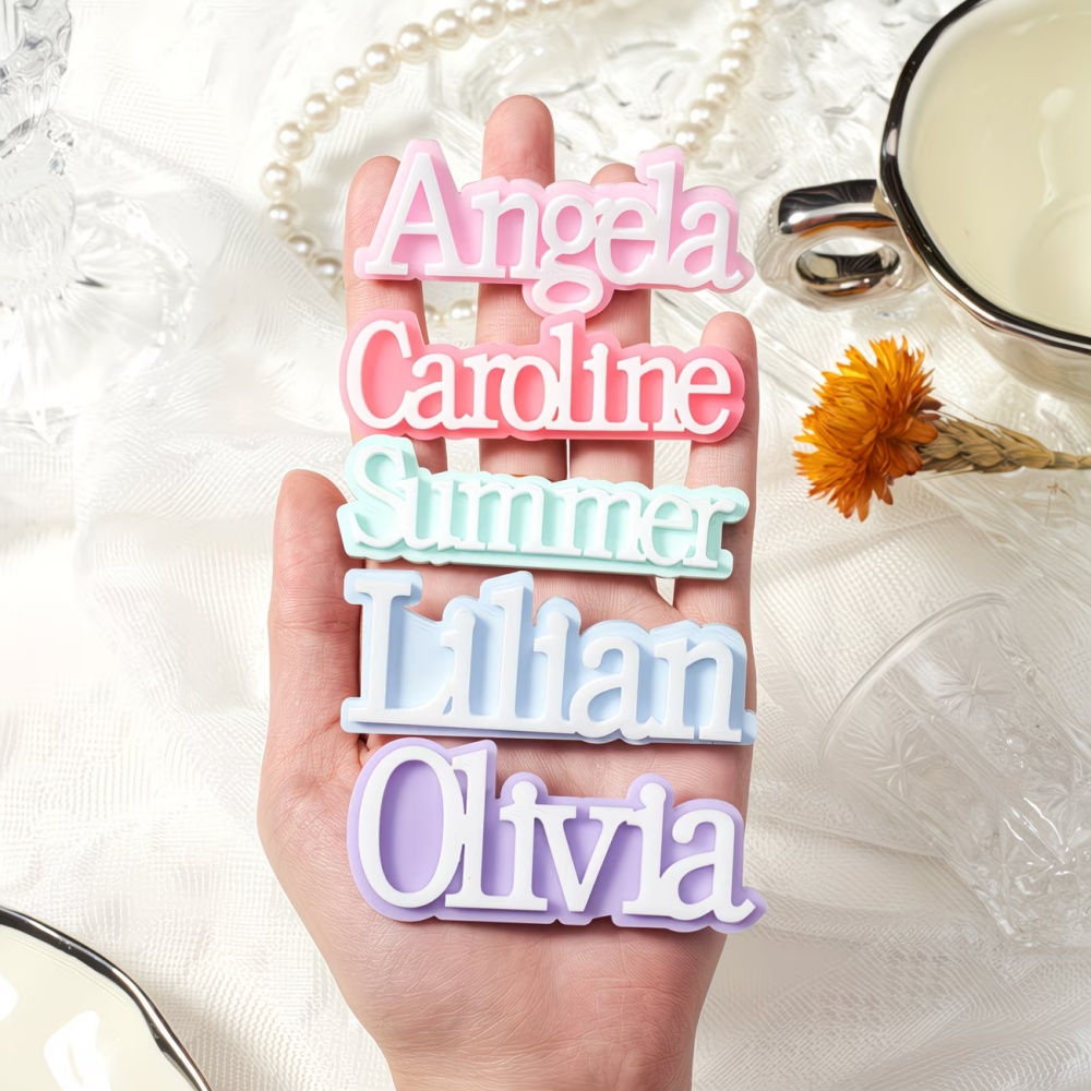 Embroidery Name - Spilla Personalizzata con Nome, Selezione Colore