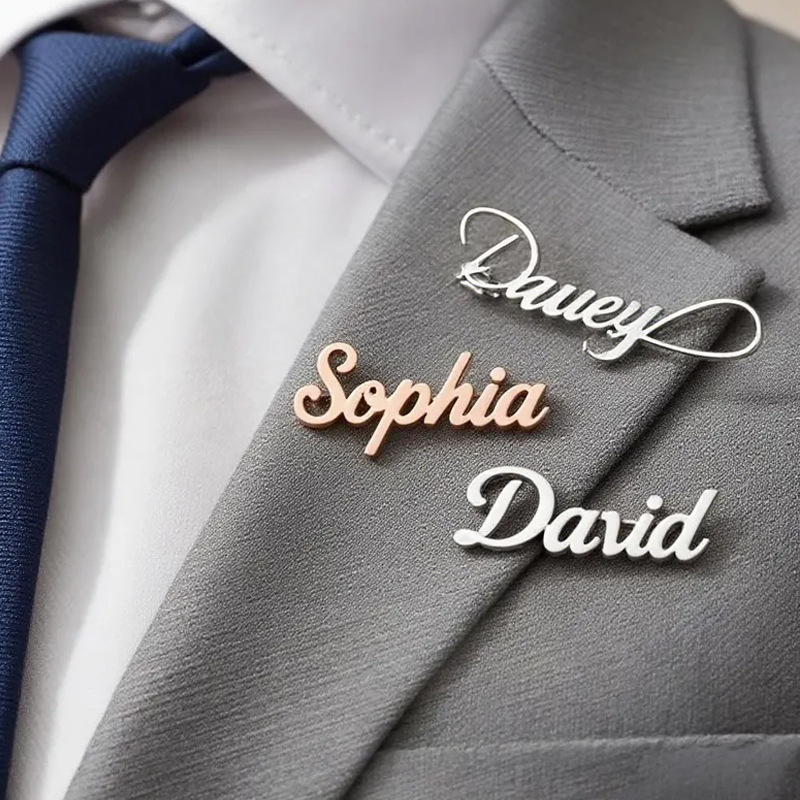 Spilla Personalizzata in Accia - Embroidery Name recensione e prezzo