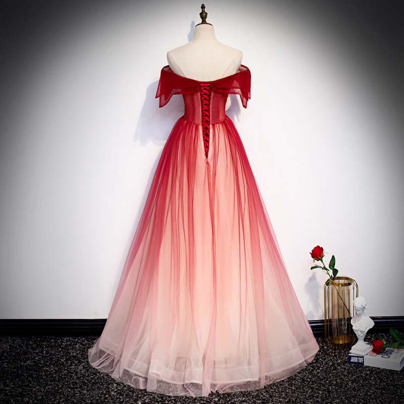 Abito da brindisi con cinturin - Embroidery Red recensione e prezzo