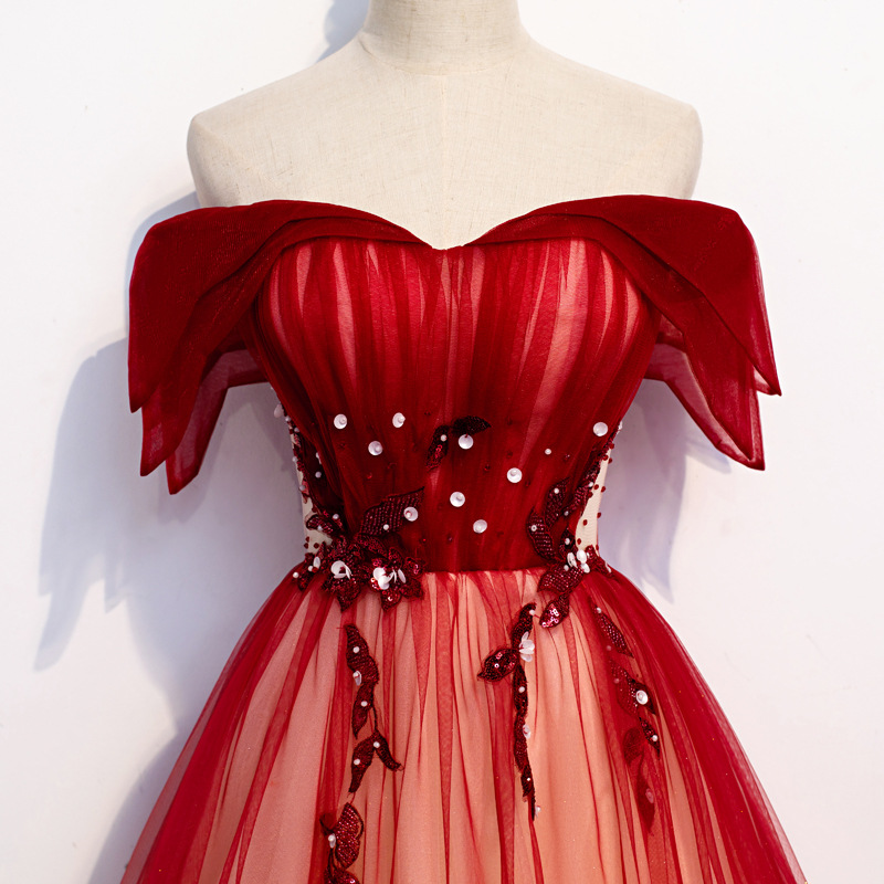 Abito da brindisi con cinturin - Embroidery Red recensione e prezzo