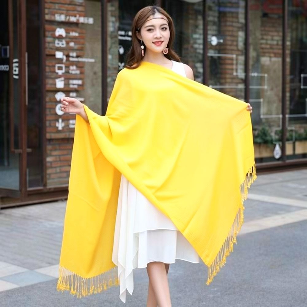 Sciarpa in raso giallo per il  - Embroidery Logo recensione e prezzo