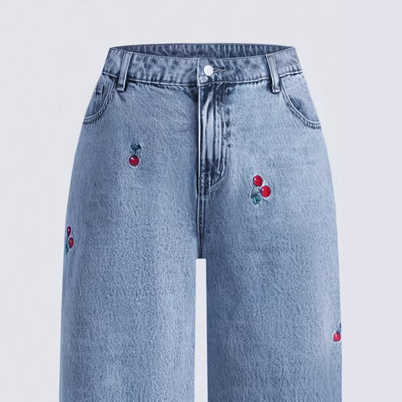 Jeans in denim lavato effetto  - Embroidery Jeans Sakura recensione e prezzo